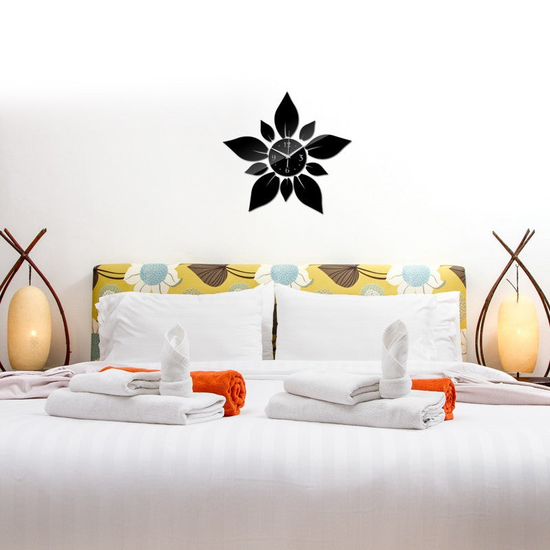 Orologio da parete floreale - Arredamento moderno in un ambiente domestico accogliente. Aggiungi stile alla tua casa.