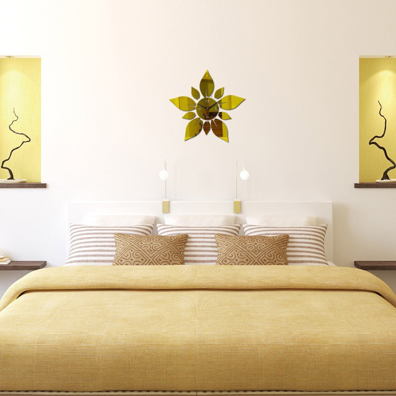 Orologio a forma di fiore - Complemento perfetto per una camera da letto elegante. Un regalo di buon gusto.